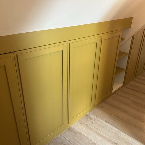 Dressing sur mesure aménagé sous combles — aménagement intérieur Wood&C